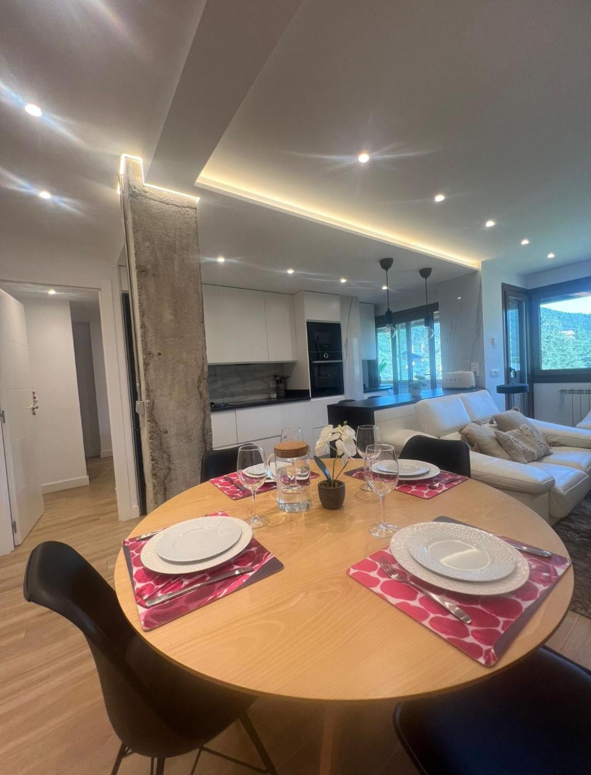 San Bernardo Apartamento de lujo con ascensor y vistas a Collarada Jaca Exterior foto